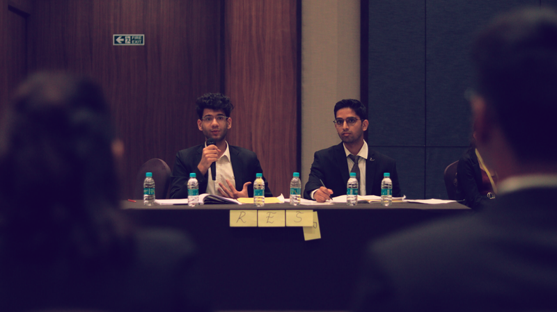Teams presenting during a mediation round